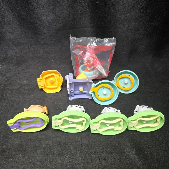 Hasbro LPS McDonald's Little Pet Shop Swan Dog Cat Figures w Keychain Ring Clip - Picture 7 of 12